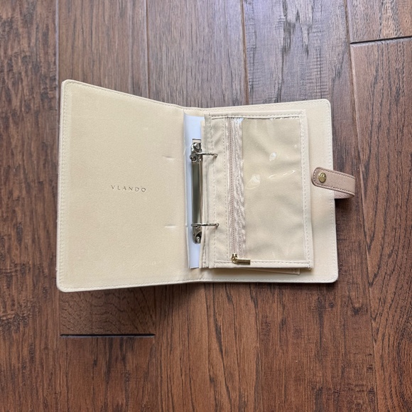 Vlando Yancy Diary | Travel Jewelry Notebook - Picture 4 of 6